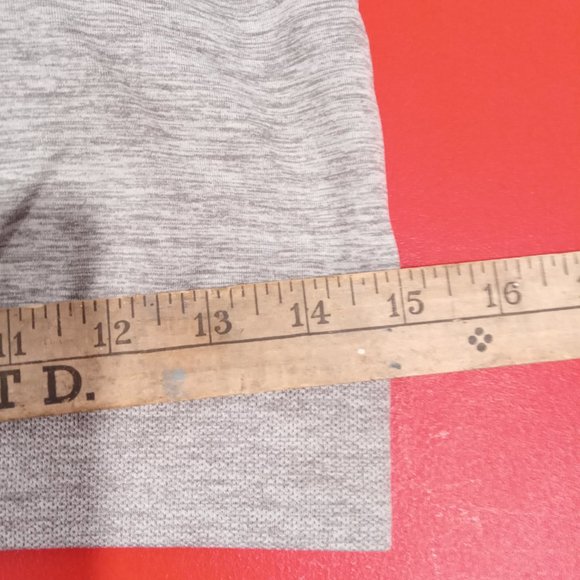 Puma grey crisscross back sport bra size L - Picture 4 of 5